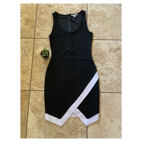 Dress - Picture 1 of 6